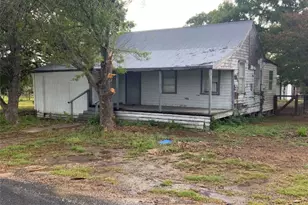 211 S 7th St, Jarrell, TX 76537 - Photo 2