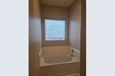 3215 Tree Grove Drive, San Antonio, TX 78247 - Photo 14