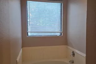 3215 Tree Grove Dr, San Antonio, TX 78247 - Photo 14