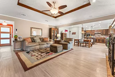 9702 Beauchamp Square, Austin, TX 78729 - Photo 6