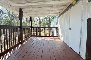 109 Seminole Dr, Smithville, TX 78957 - Photo 2