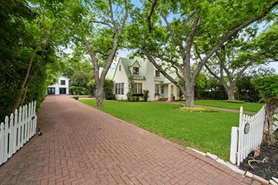 1310 E University Avenue, Georgetown, TX 78626 - Photo 2