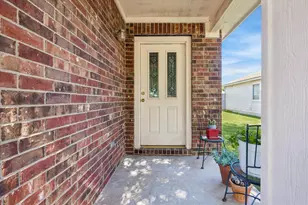 116 Quail Hollow Dr, Hutto, TX 78634 - Photo 2