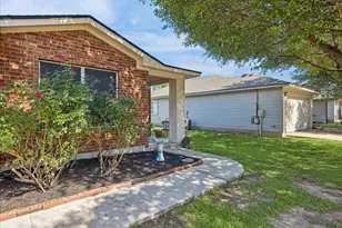 116 Quail Hollow Dr, Hutto, TX 78634 - Photo 2