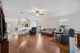 116 Quail Hollow Dr, Hutto, TX 78634 - Photo 4
