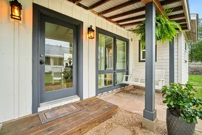 801 1/2 Bishop Street, Smithville, TX 78957 - Photo 2