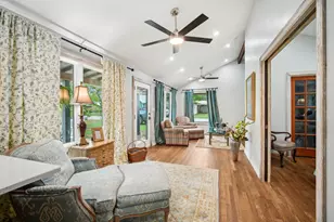 801 1/2 Bishop St, Smithville, TX 78957 - Photo 8