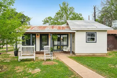 801 1/2 Bishop Street, Smithville, TX 78957 - Photo 1