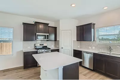 310 Milliner Loop, Hutto, TX 78634 - Photo 2