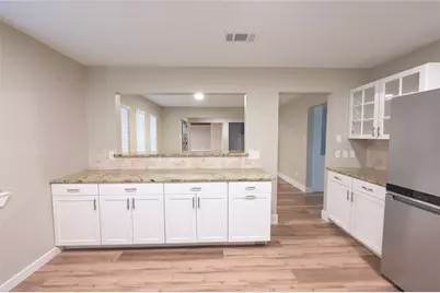 2106 S Colorado Street, Lockhart, TX 78644 - Photo 10