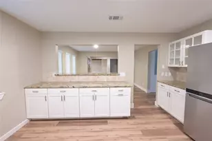 2106 S Colorado St, Lockhart, TX 78644 - Photo 10