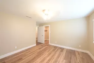 2106 S Colorado St, Lockhart, TX 78644 - Photo 18