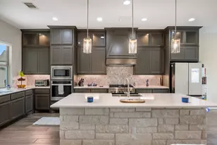 6705 Liberty Grotto Ct, Jonestown, TX 78645 - Photo 8