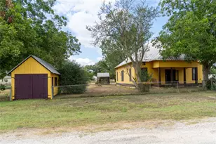 115 N Lockhart St, Paige, TX 78659 - Photo 2