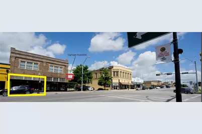 321 N Main Street, Taylor, TX 76574 - Photo 2