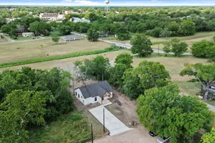 408 Griffin St, Luling, TX 78648 - Photo 32
