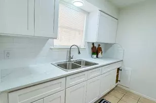 5810 Sweeney Cir, Austin, TX 78723 - Photo 8