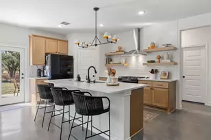 990 Axis Cir, Fredericksburg, TX 78624 - Photo 14