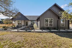 990 Axis Cir, Fredericksburg, TX 78624 - Photo 36