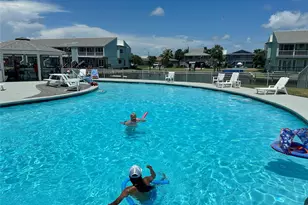 611 Lauderdale Dr, Rockport, TX 78382 - Photo 16