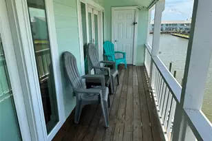 611 Lauderdale Dr, Rockport, TX 78382 - Photo 8