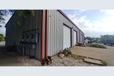 623 W Front Street #2100, Hutto, TX 78634 - Photo 2