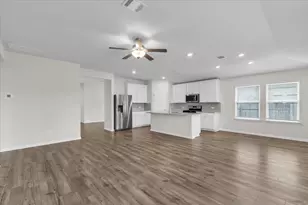 405 Grasslands Trl, Hutto, TX 78634 - Photo 22