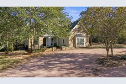 206 Laura Lane, Bastrop, TX 78602 - Photo 2