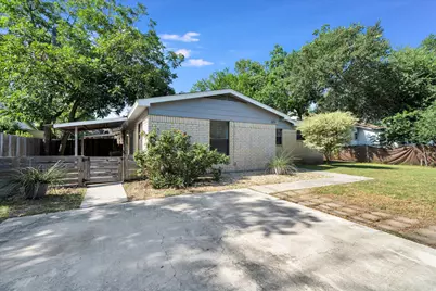 1130 Bois D'Arc St, Lockhart, TX 78644 - Photo 2