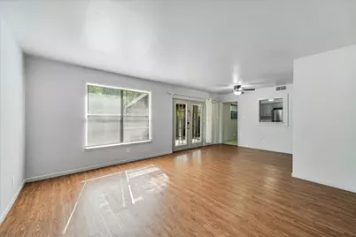 1130 Bois D'Arc St, Lockhart, TX 78644 - Photo 4