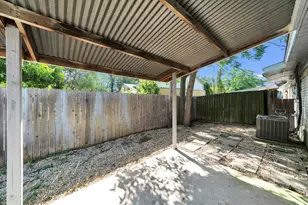 1130 Bois D'Arc St, Lockhart, TX 78644 - Photo 18