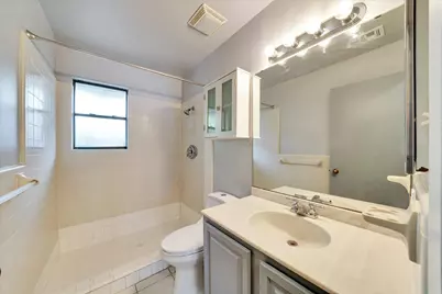 1130 Bois D'Arc St, Lockhart, TX 78644 - Photo 10