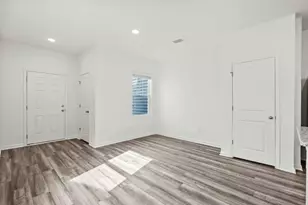 126 Sunview Dr, Hutto, TX 78634 - Photo 10