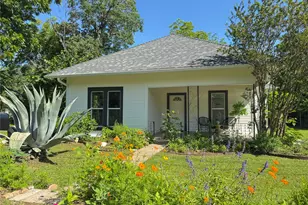 302 E Brenham St, Elgin, TX 78621 - Photo 38