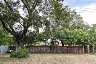 7000 Whispering Oaks Dr, Austin, TX 78745 - Photo 14