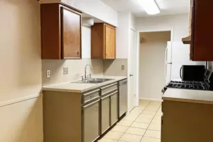 7000 Whispering Oaks Dr, Austin, TX 78745 - Photo 6