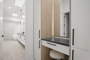 2215 S 3rd St, Austin, TX 78704 - Photo 24