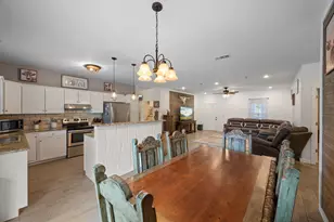 1131 E Fannin St, Luling, TX 78648 - Photo 12