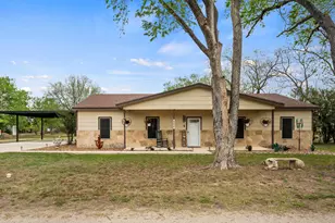 1131 E Fannin St, Luling, TX 78648 - Photo 2