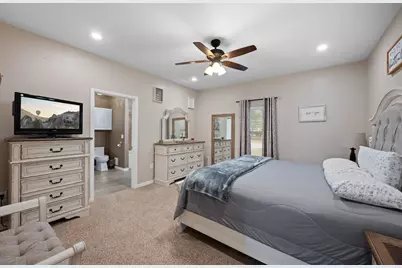 1131 E Fannin Street, Luling, TX 78648 - Photo 14