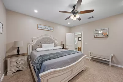 1131 E Fannin Street, Luling, TX 78648 - Photo 14