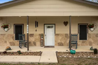 1131 E Fannin Street, Luling, TX 78648 - Photo 4