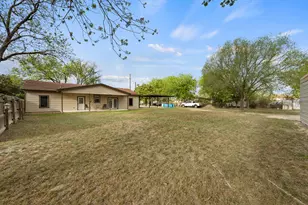 1131 E Fannin St, Luling, TX 78648 - Photo 26