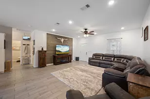 1131 E Fannin St, Luling, TX 78648 - Photo 10