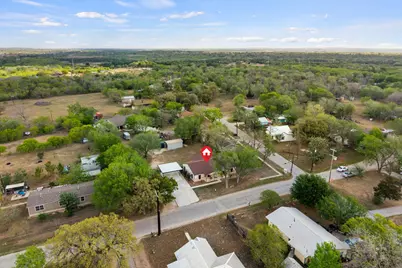 1131 E Fannin Street, Luling, TX 78648 - Photo 28