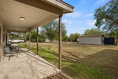 1131 E Fannin Street, Luling, TX 78648 - Photo 24