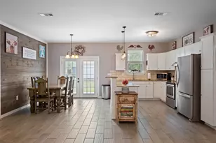 1131 E Fannin St, Luling, TX 78648 - Photo 4