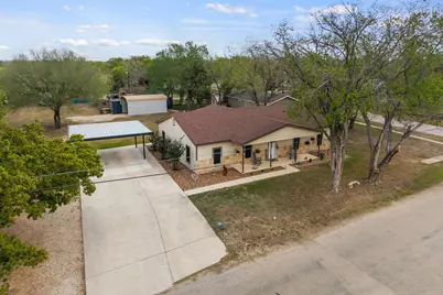 1131 E Fannin Street, Luling, TX 78648 - Photo 1