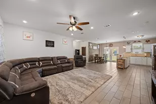 1131 E Fannin St, Luling, TX 78648 - Photo 8