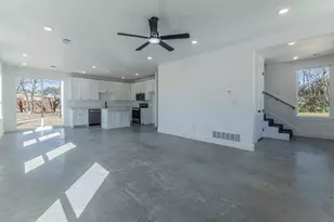 1010 E Marble St, Burnet, TX 78611 - Photo 4